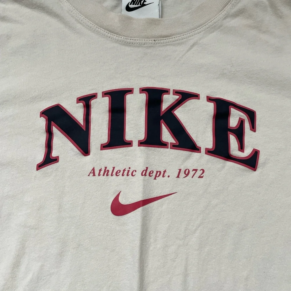 Nike Cream with Black Logo Boys T-Shirt – Size Large